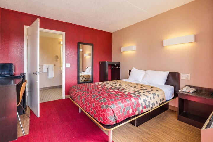 Room 36 of 39