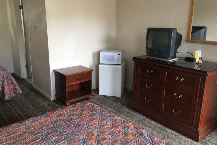 Room 12 of 16