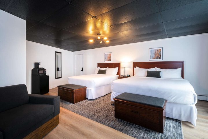 Room 13 of 40