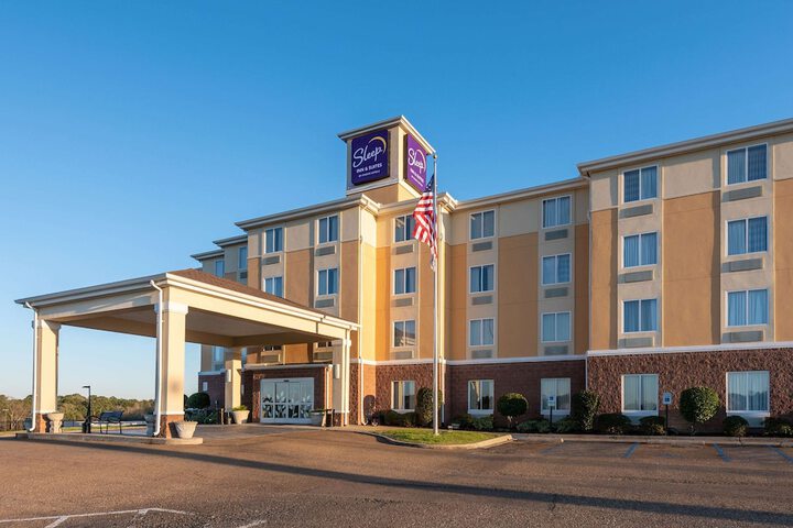 Hotel 6 of 37