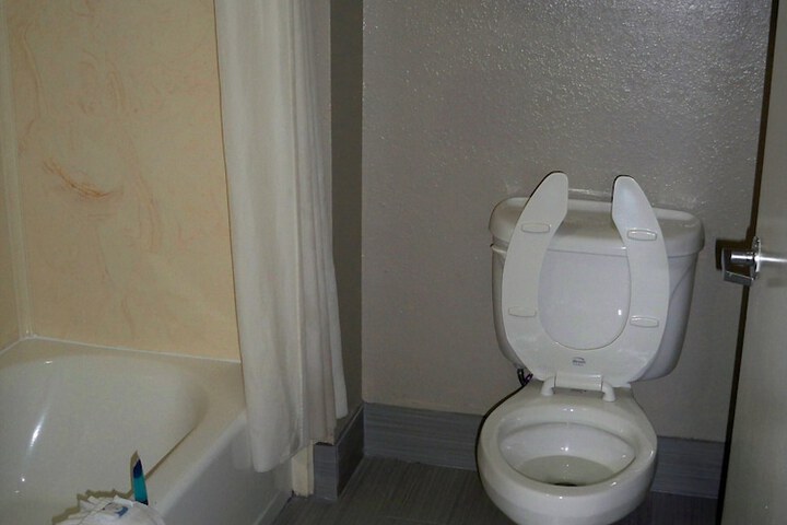 Room 40 of 65