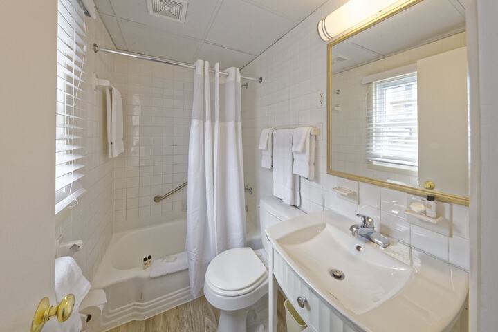 Room 15 of 22