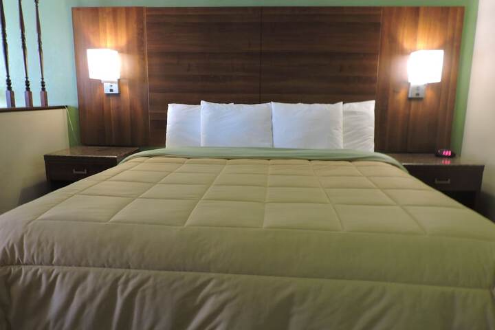 Room 10 of 36