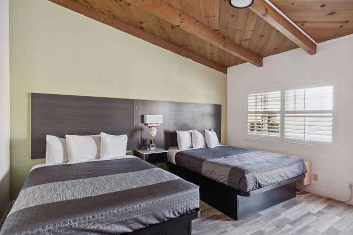 Discovery Inn