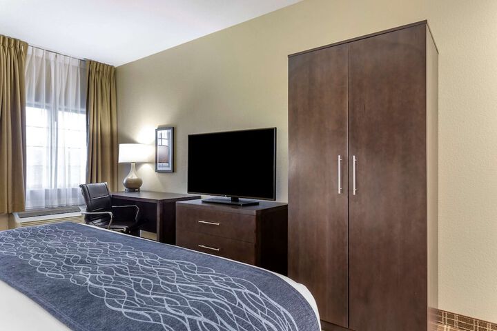 Room 8 of 28