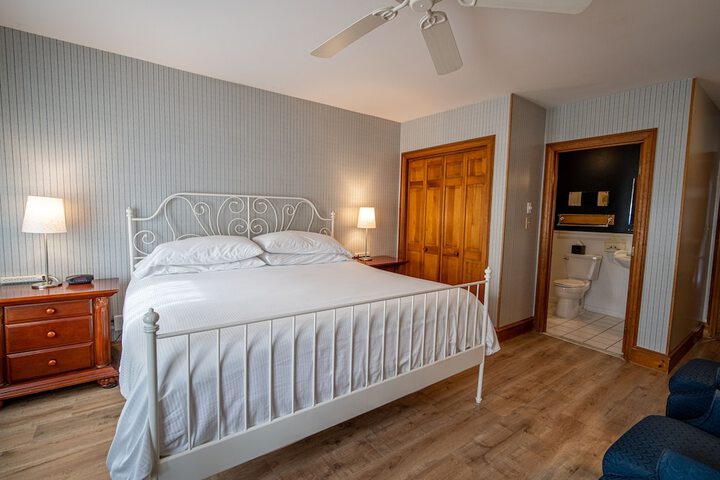 Room 105 of 146