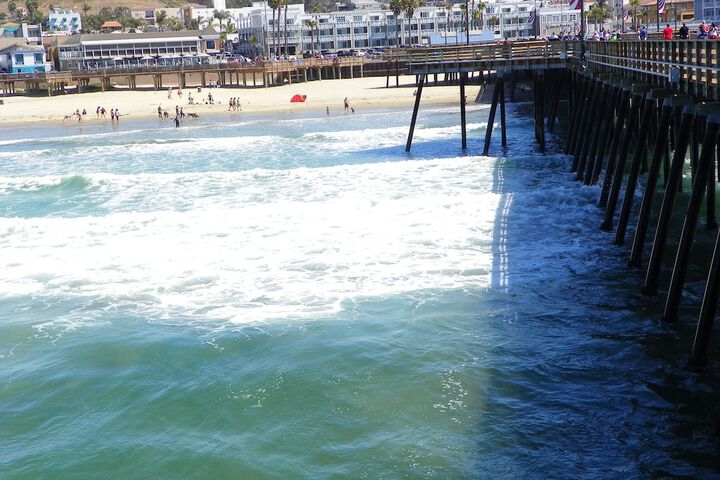 Beach House Inn & Suites
