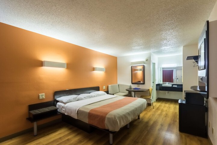 Room 35 of 40
