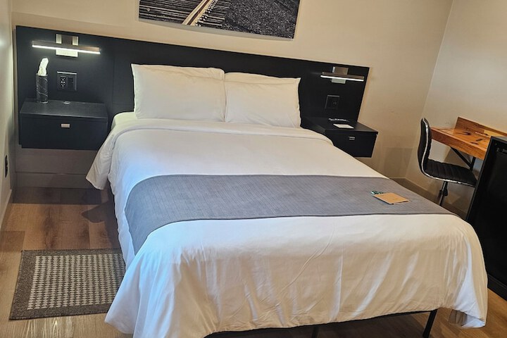 Sugarcreek Village Inn