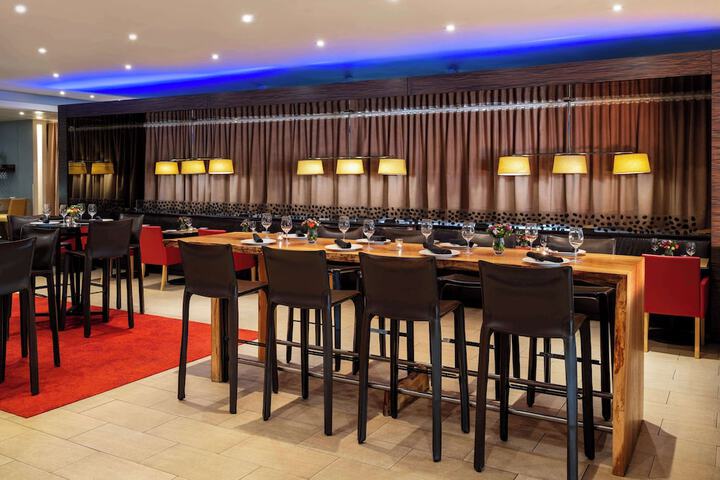 Dining 94 of 103