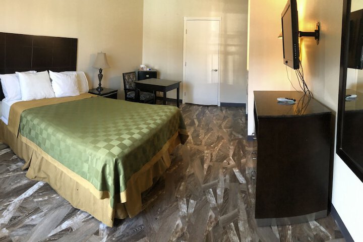 Room 21 of 27