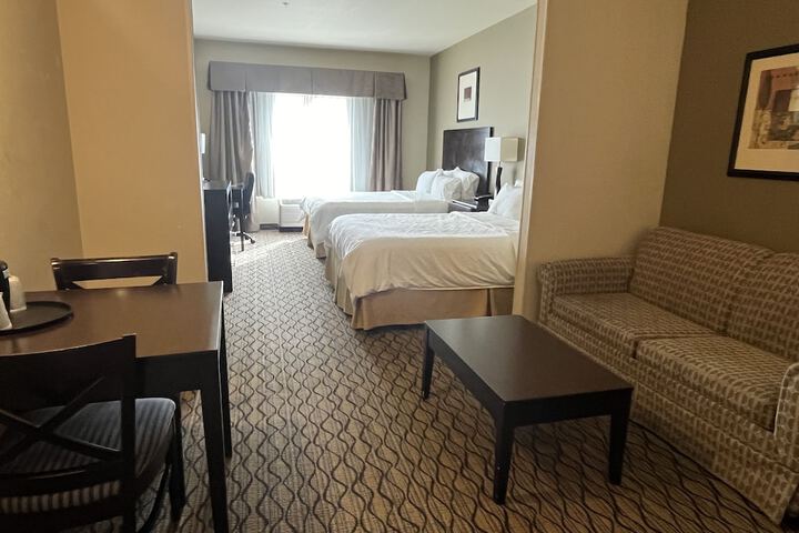 Room 13 of 34