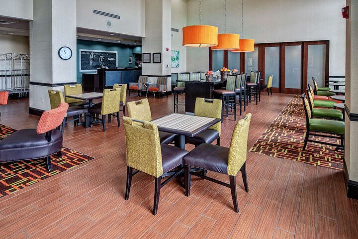 Hampton Inn & Suites Clarksville