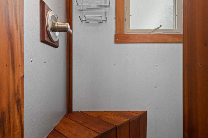 Room 104 of 152
