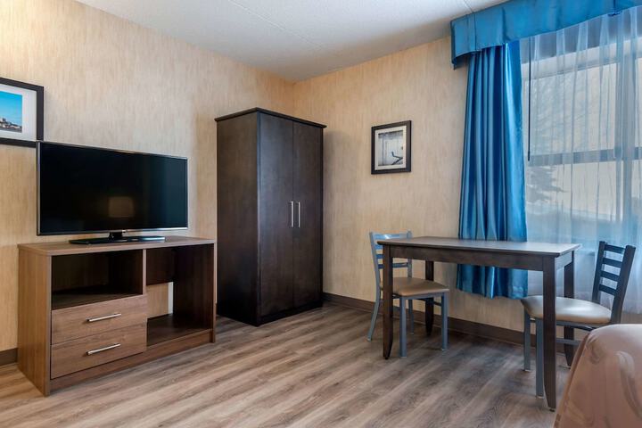 Room 20 of 33