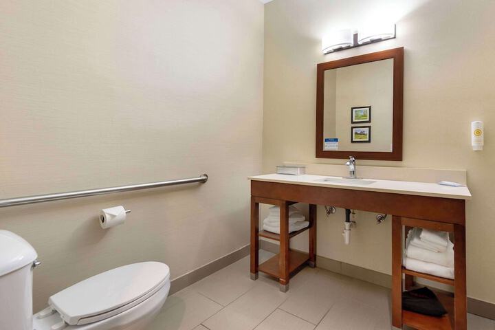 Comfort Suites Cedar Falls Industrial Park