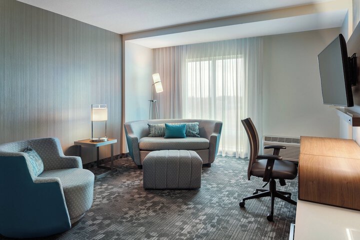 Room 25 of 33