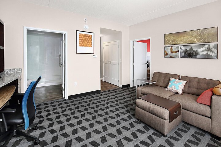 TownePlace Suites Grove City Mercer / Outlets