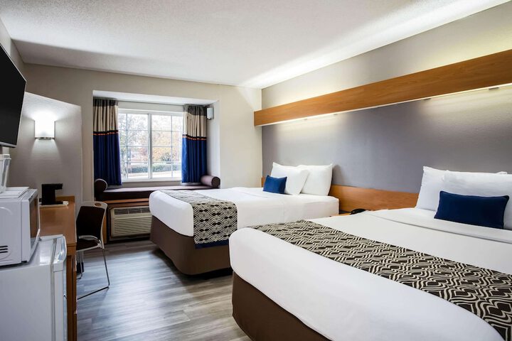 Microtel Inn & Suites by Wyndham Southern Pines / Pinehurst