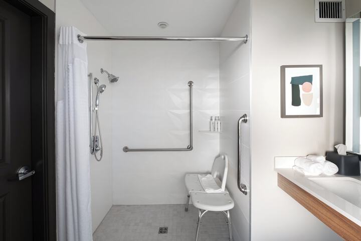 Holiday Inn Hotel & Suites Surrey East Cloverdale by IHG