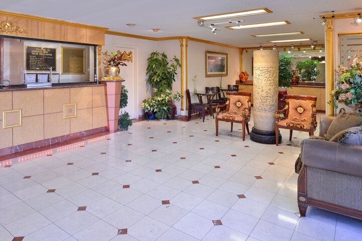 Hotel Interior 7 of 18