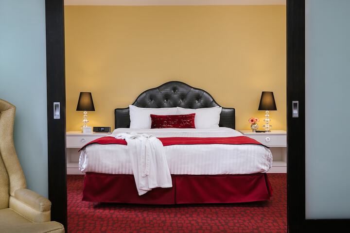 Room 22 of 32