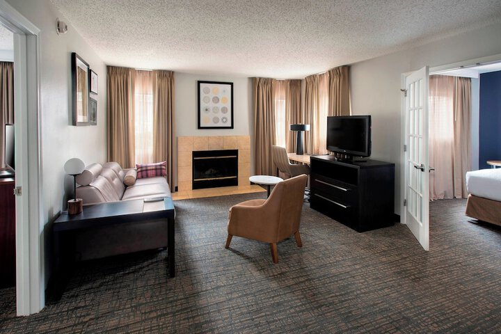 Room 8 of 14