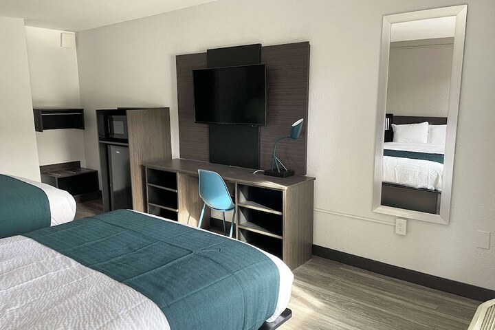 Room 10 of 26