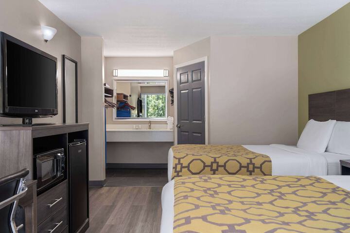 Room 17 of 27