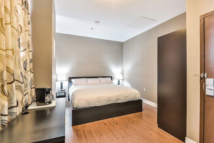 Room 19 of 39