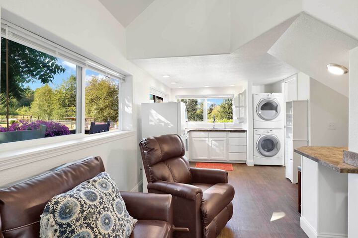 Cozy Ferndale Studio on 20-acre Working Farm!