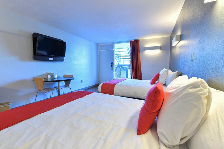 Room 14 of 30