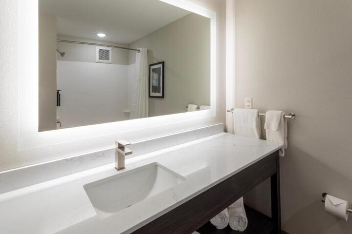 GrandStay Hotel & Suites Johnston-Des Moines IA