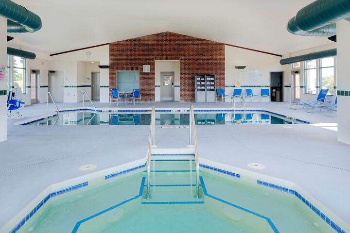Holiday Inn Express Hotel & Suites Fort Atkinson by IHG