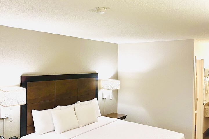 Room 46 of 70