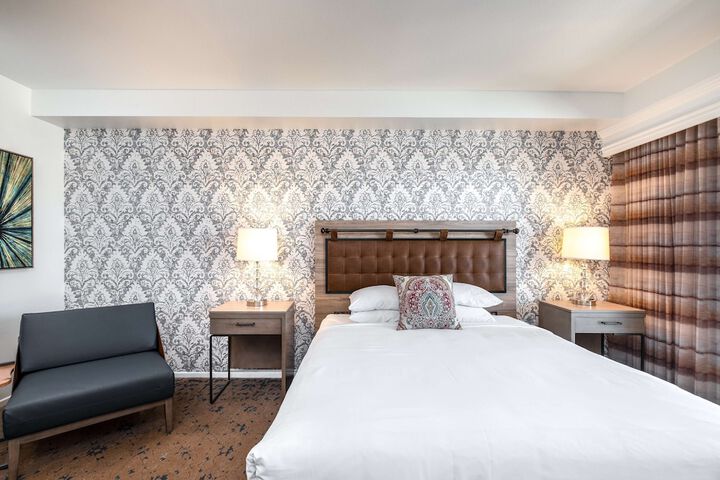 Room 44 of 116
