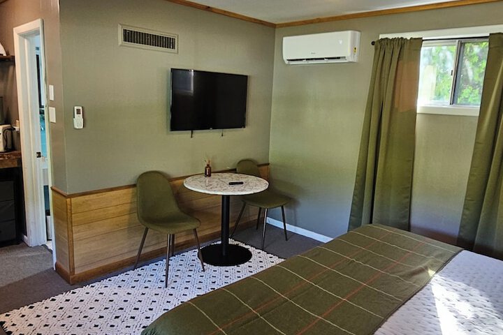Room 25 of 43