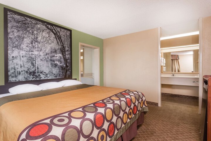 Room 15 of 21