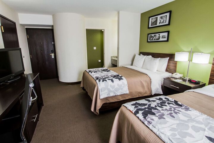 Room 17 of 38