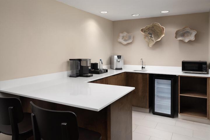 Embassy Suites by Hilton Charleston Airport Convention Ctr