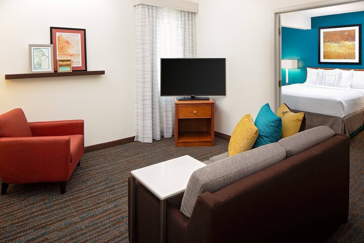 Room 26 of 33