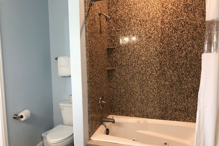 Room 80 of 173