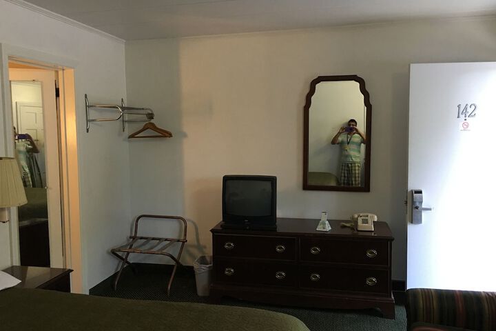 Room 76 of 111