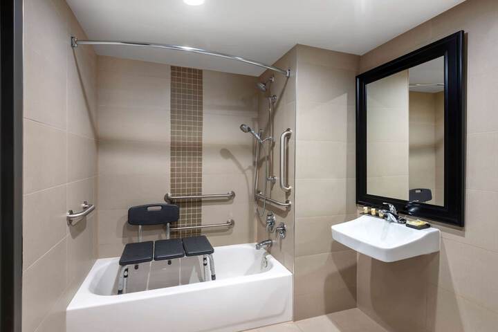 Room 45 of 104