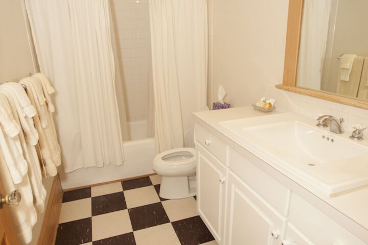 Room 8 of 21