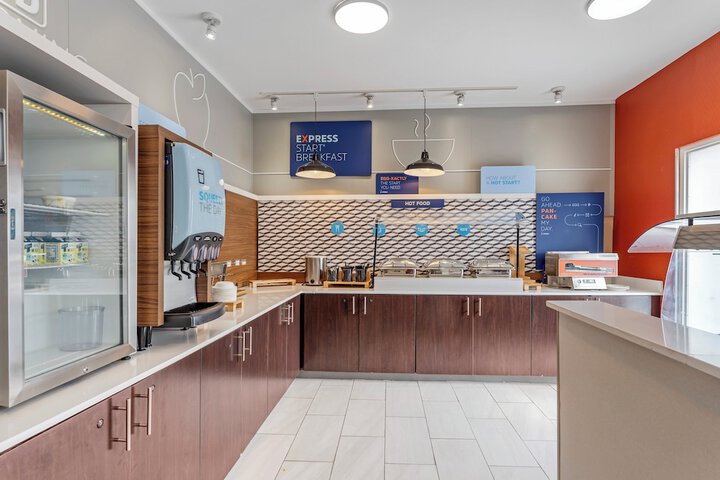 Holiday Inn Express Pittsburgh East - Mall Area by IHG