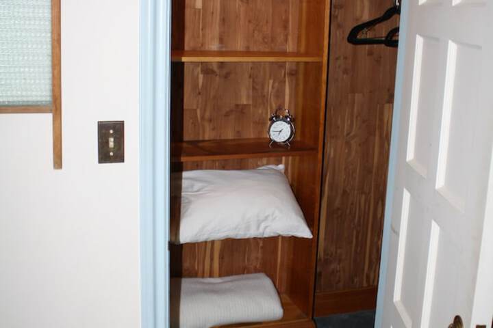 Room 70 of 118