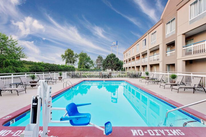 Pool 2 of 20