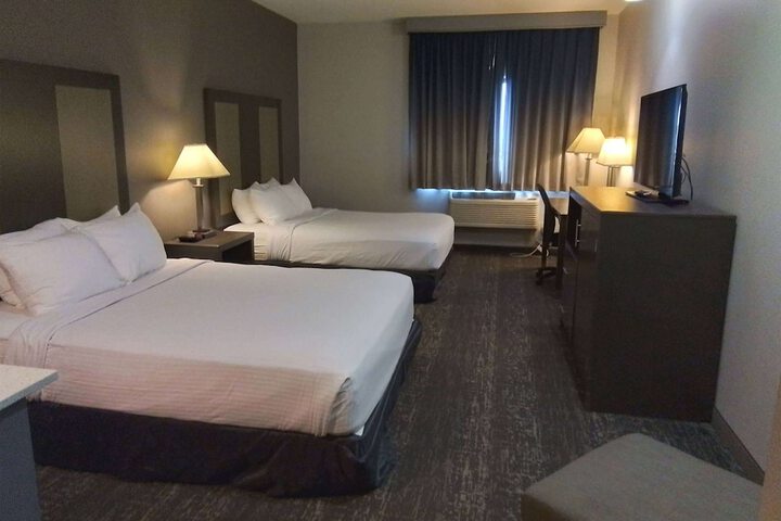 Room 11 of 28