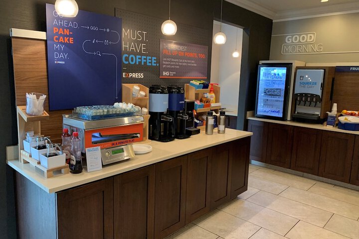 Holiday Inn Express St. Louis West - OFallon by IHG
